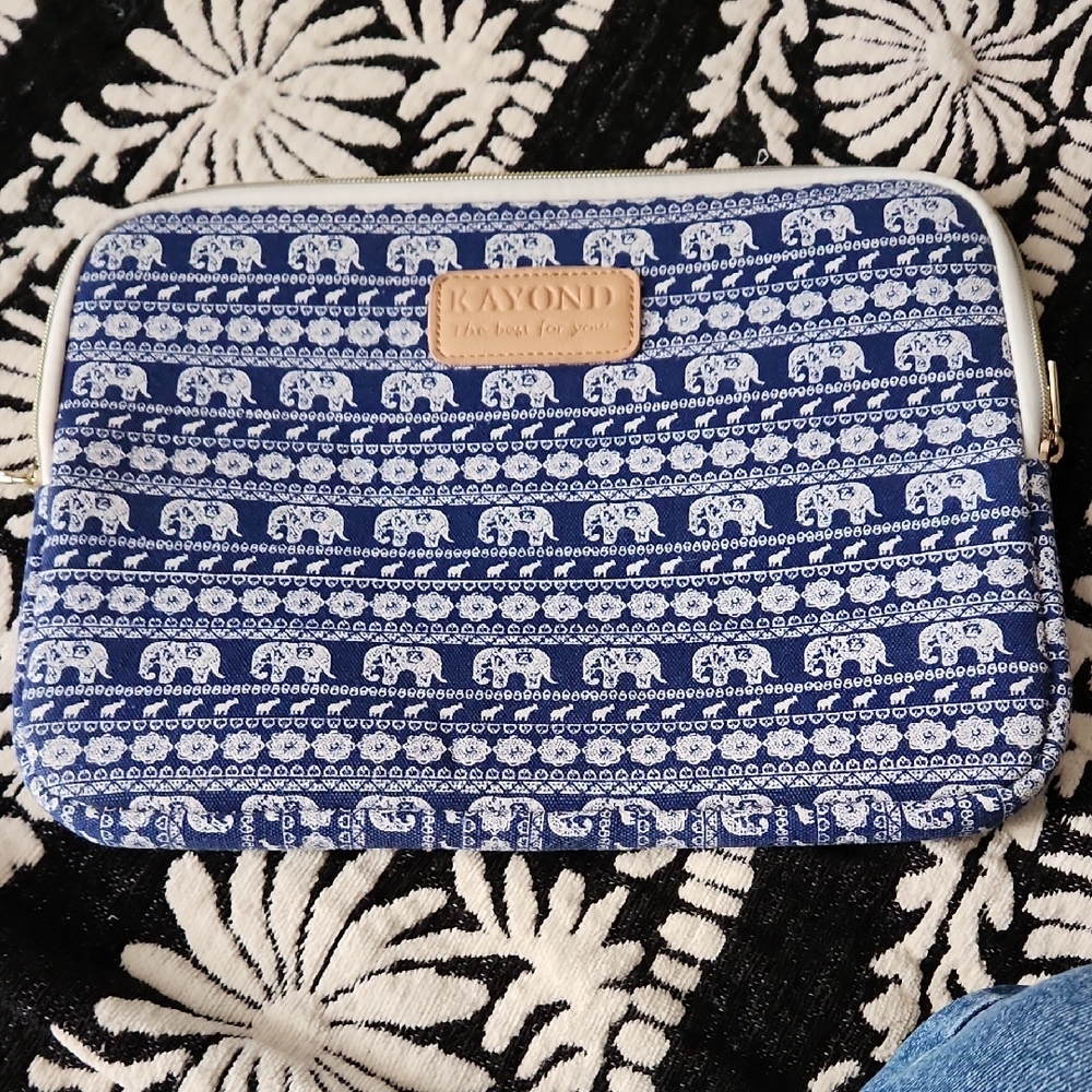 Blue Elephant Print Laptop Pouch